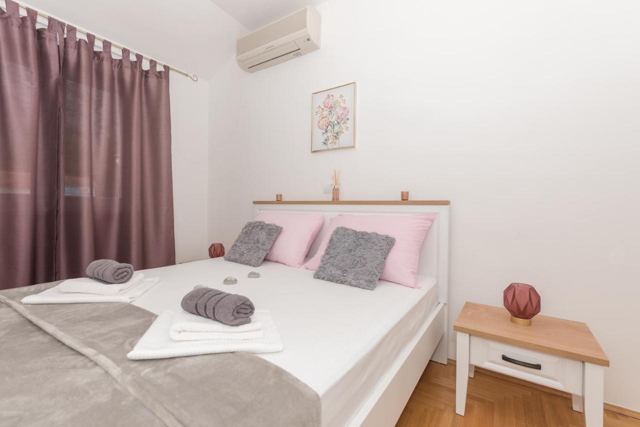 Deluxe 3 Bedroom Apartment With Sea View Башка-Вода Экстерьер фото