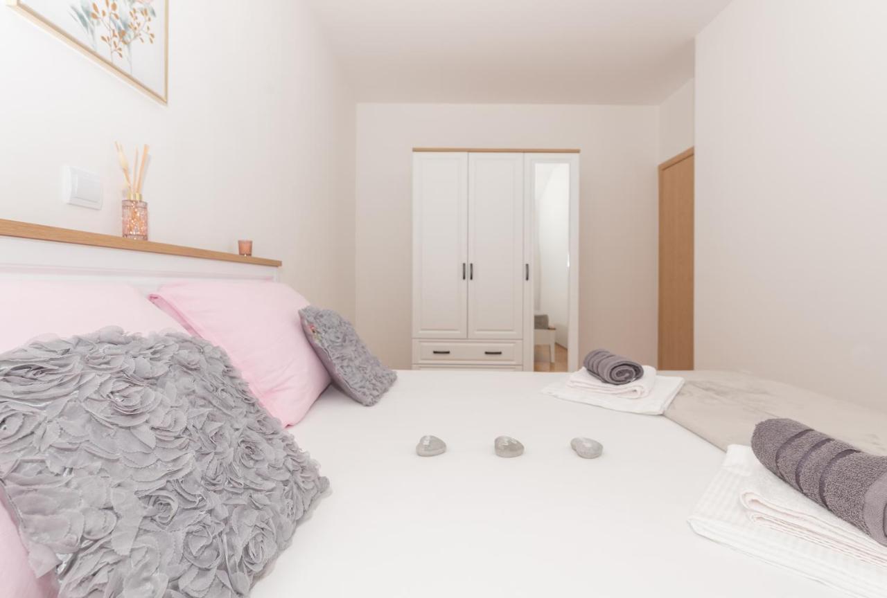 Deluxe 3 Bedroom Apartment With Sea View Башка-Вода Экстерьер фото