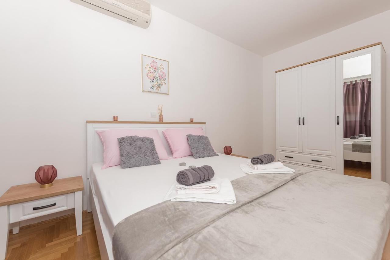 Deluxe 3 Bedroom Apartment With Sea View Башка-Вода Экстерьер фото