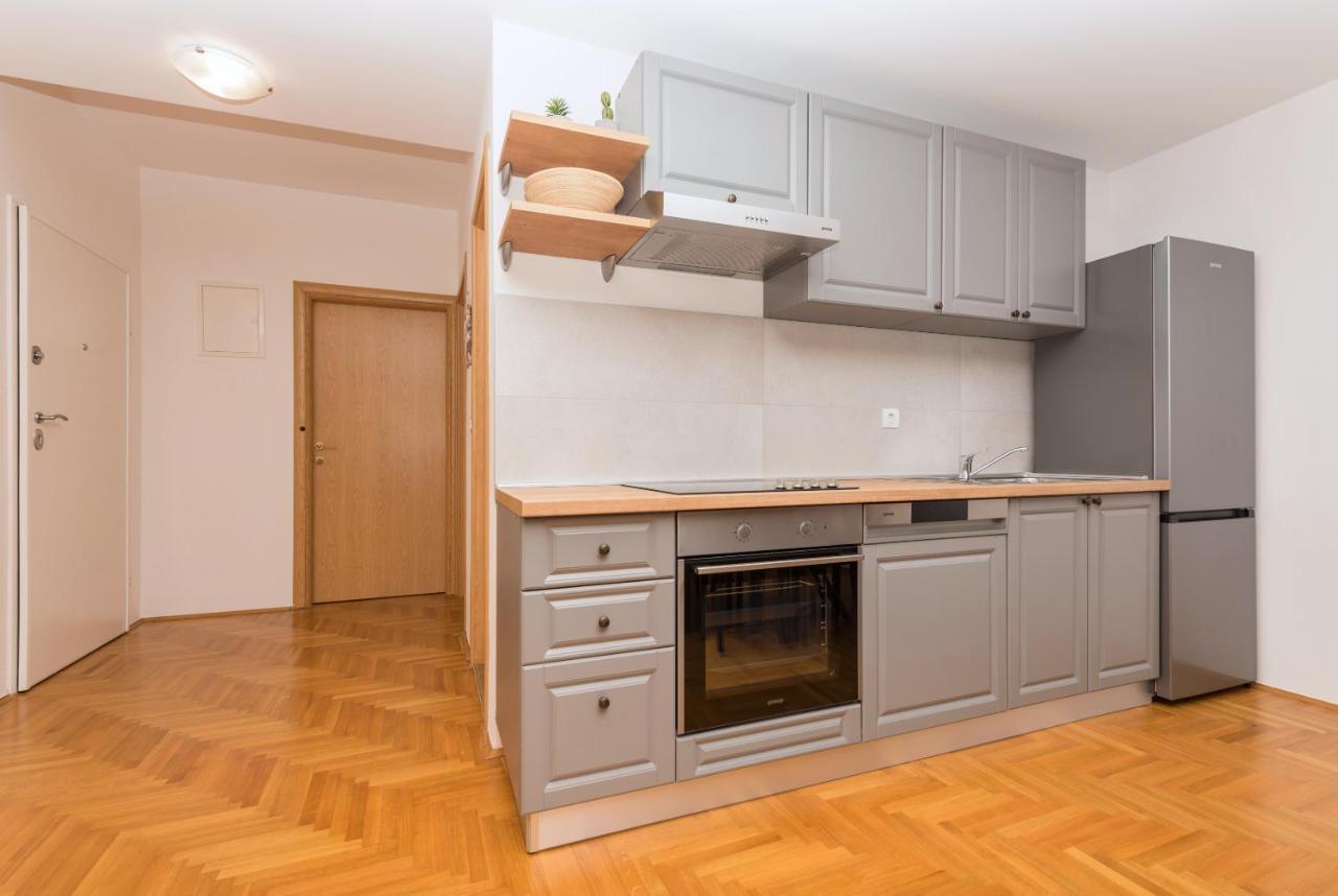 Deluxe 3 Bedroom Apartment With Sea View Башка-Вода Экстерьер фото