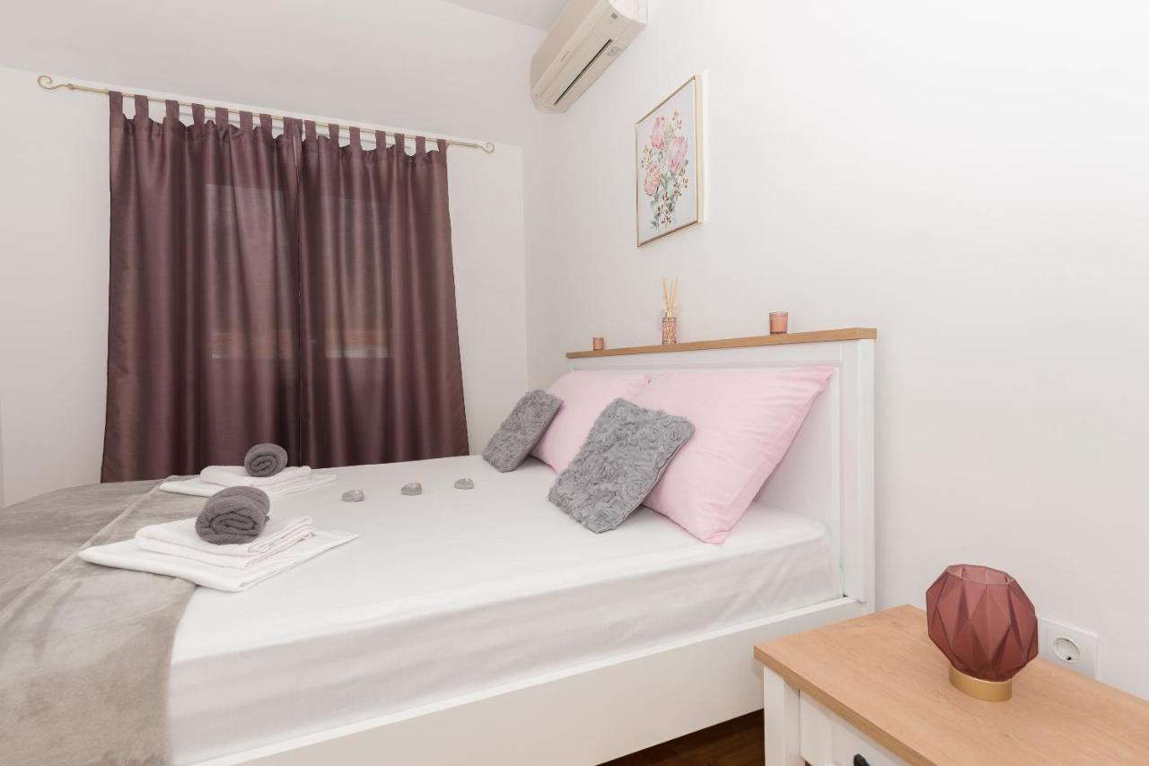 Deluxe 3 Bedroom Apartment With Sea View Башка-Вода Экстерьер фото