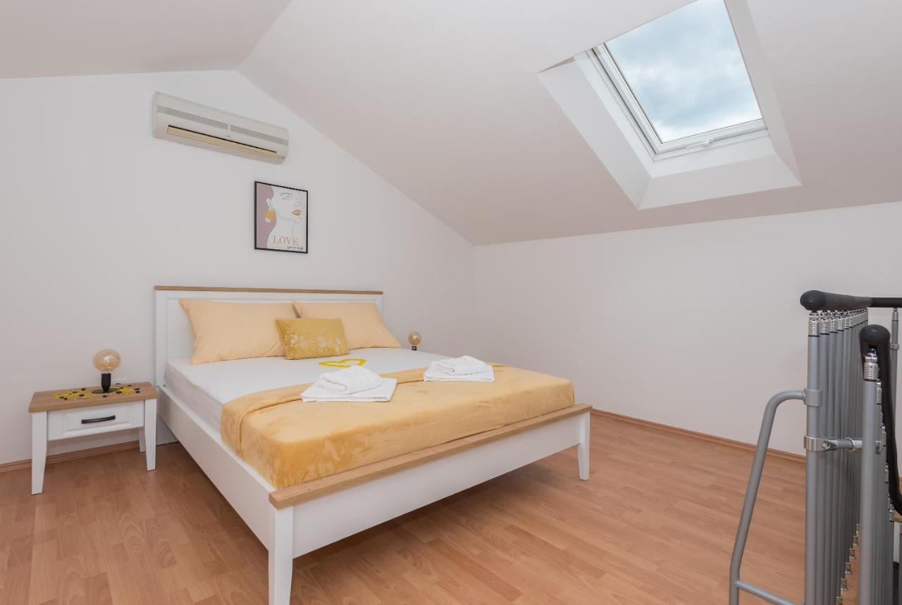 Deluxe 3 Bedroom Apartment With Sea View Башка-Вода Экстерьер фото